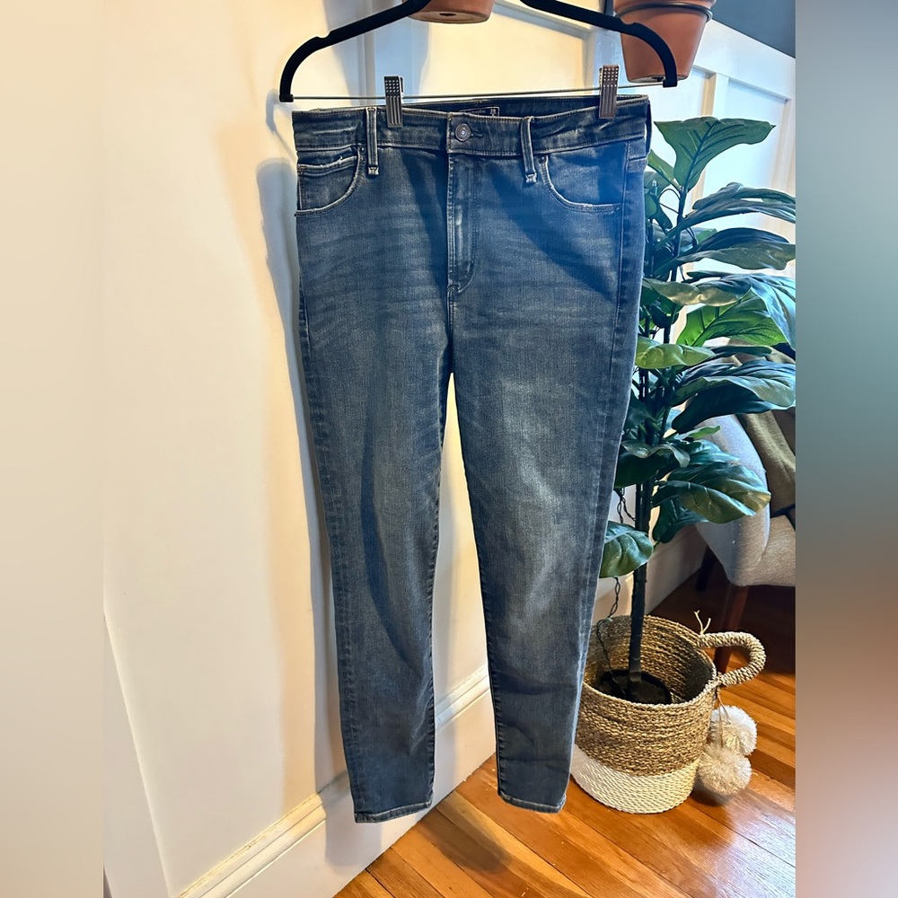 A&F Simone High Rise Super Skinny Jeans